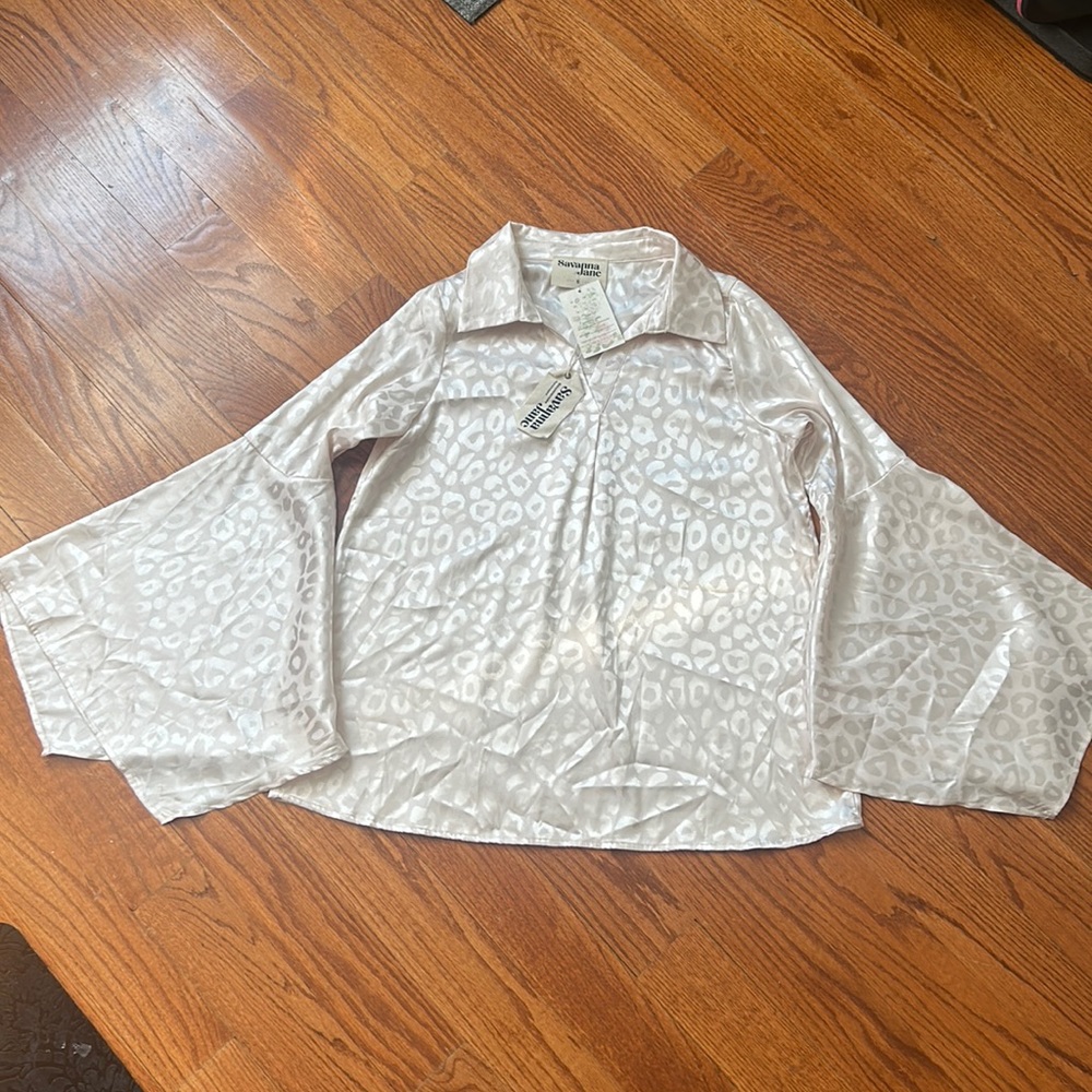 Small Savanna Jane Cheetah Print Cream Blouse with Flared Sleeves New with Tags